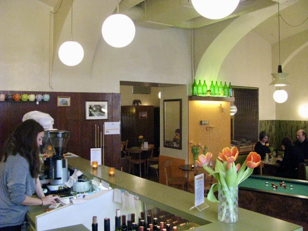 Das frühere Café Kärnten als a bar shabu